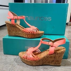 MAURICES DAHLIA WOVEN WEDGE HEELS SIZE 6M IN APRICOT (PEACHY/PINK)